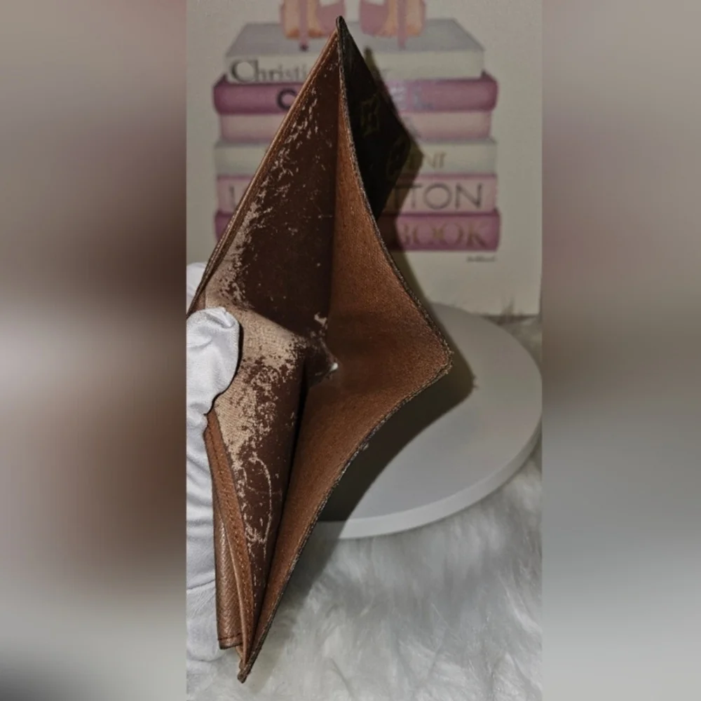 Louis Vuitton Monogram Wallet - Picture 3 of 8